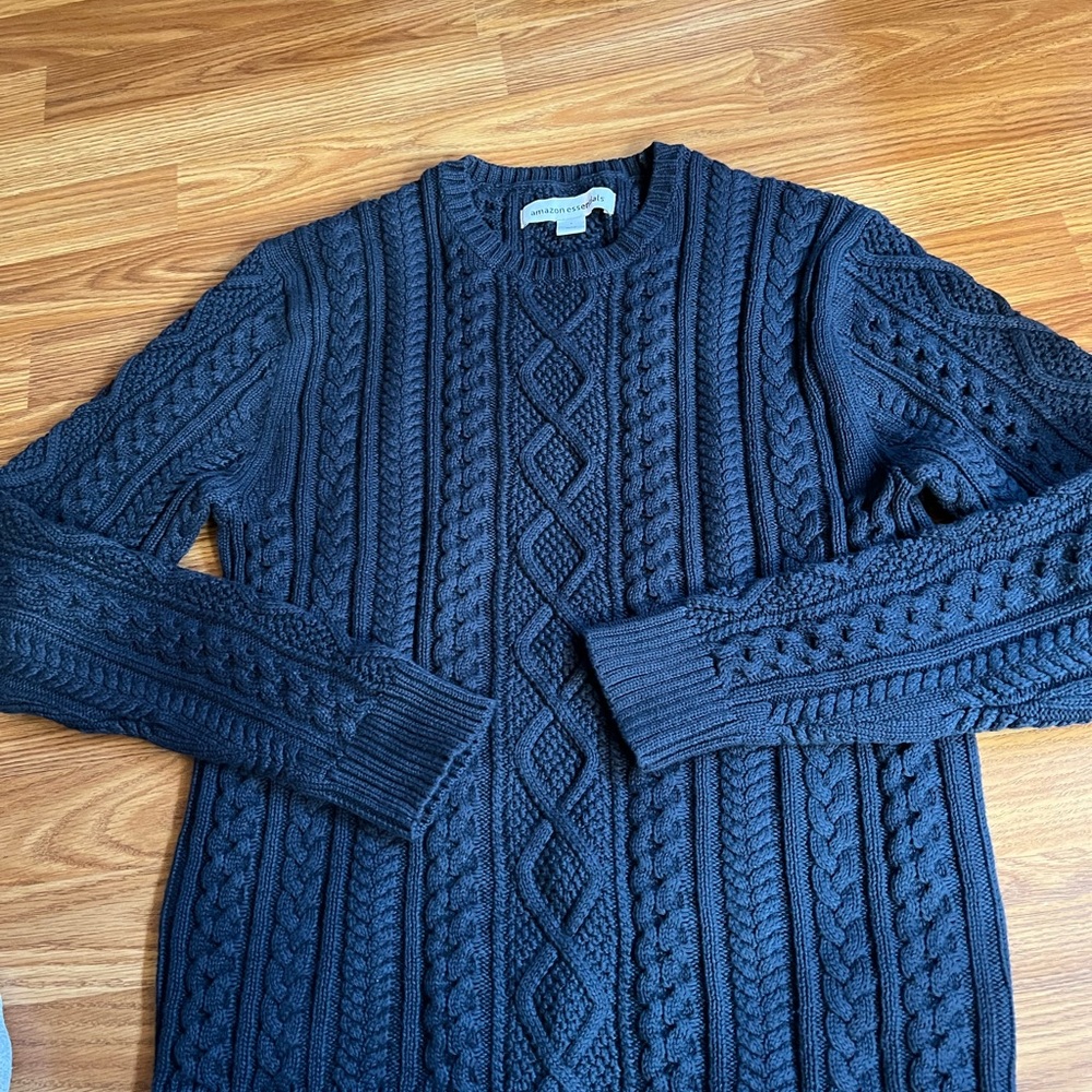Amazon essentials size S like new